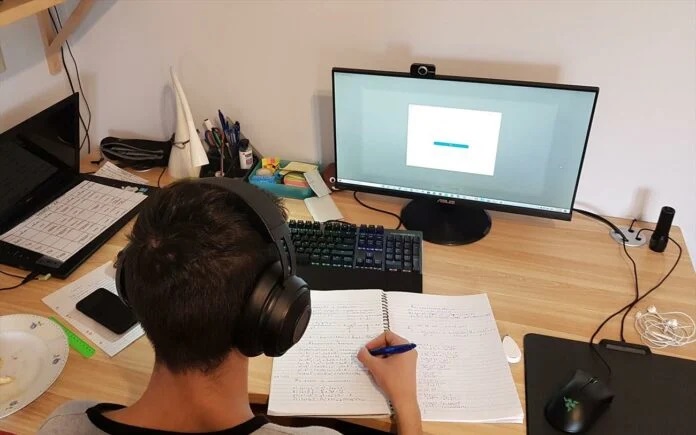 Ξεκίνησε το ψηφιακό φροντιστήριο με Μαθηματικά και Γλώσσα – Το μήνυμα Πιερρακάκη