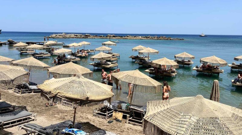 Beach bar στη Ρόδο: Τι ακολουθεί μετά τη σφράγιση