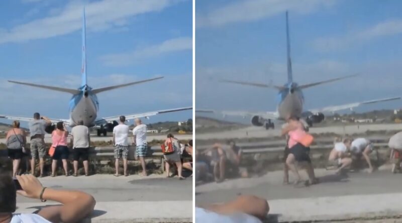 Τους πήρε και τους.. σήκωσε: Αέρας από τις τουρμπίνες αεροσκάφους στη Σκιάθο “εκτόξευσε” τουρίστες