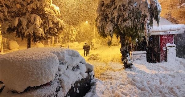 Βγήκαν τα Μερομήνια για τον χειμώνα: Φουλ χιόνι ακόμα και στην Αθήνα πριν βγει το 2024 – Ο καιρός του χειμωνιάτικου 5μήνου