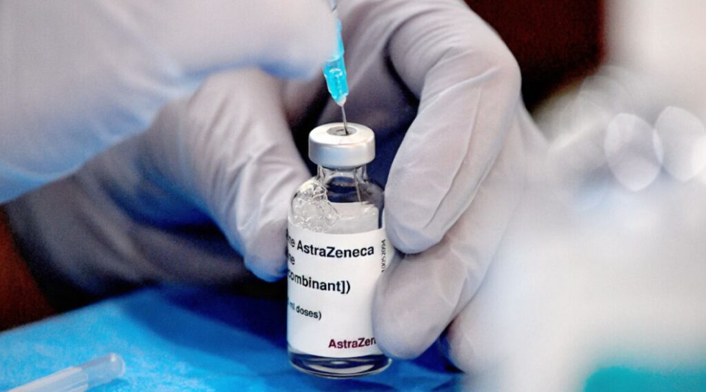 AstraZeneca: Τί ισχύει για όσους εμβολιάστηκαν στην Ελλάδα