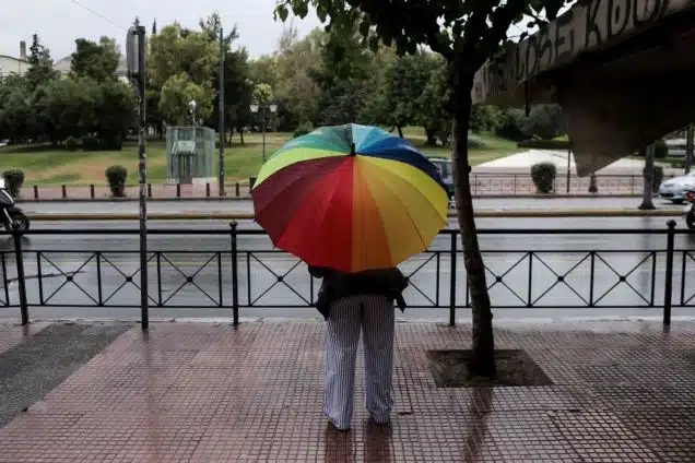 Αλλάζει ο καιρός από ώρα σε ώρα: Πέφτει η θερμοκρασία, έρχονται βροχές και καταιγίδες – Ποιες πόλεις θα δροσιστούν